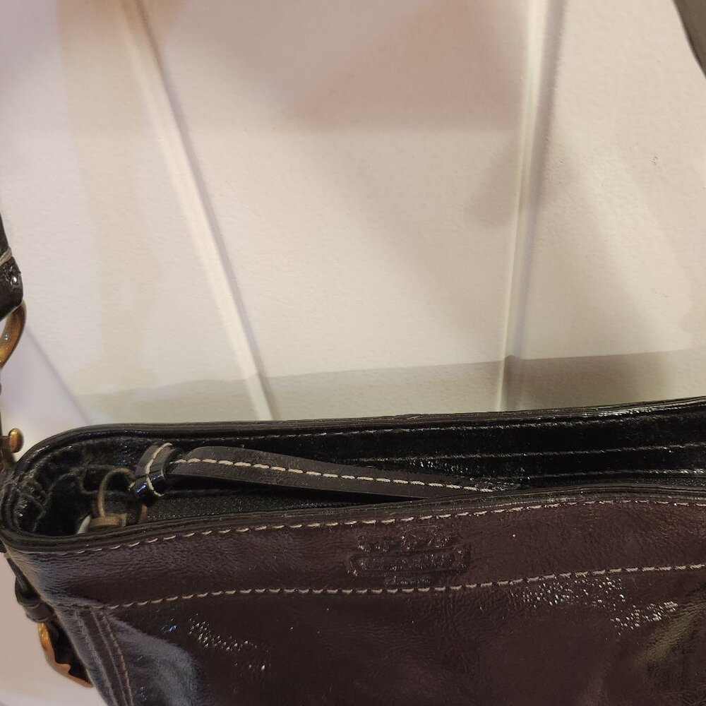 Coach Signature Zoe Black Patent Leather handbag with Deep Orchid lining - Picture 6 of 11